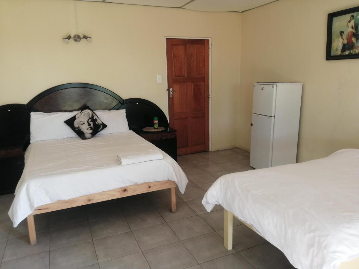 Bambi Lodge Grootfontein Exterior photo